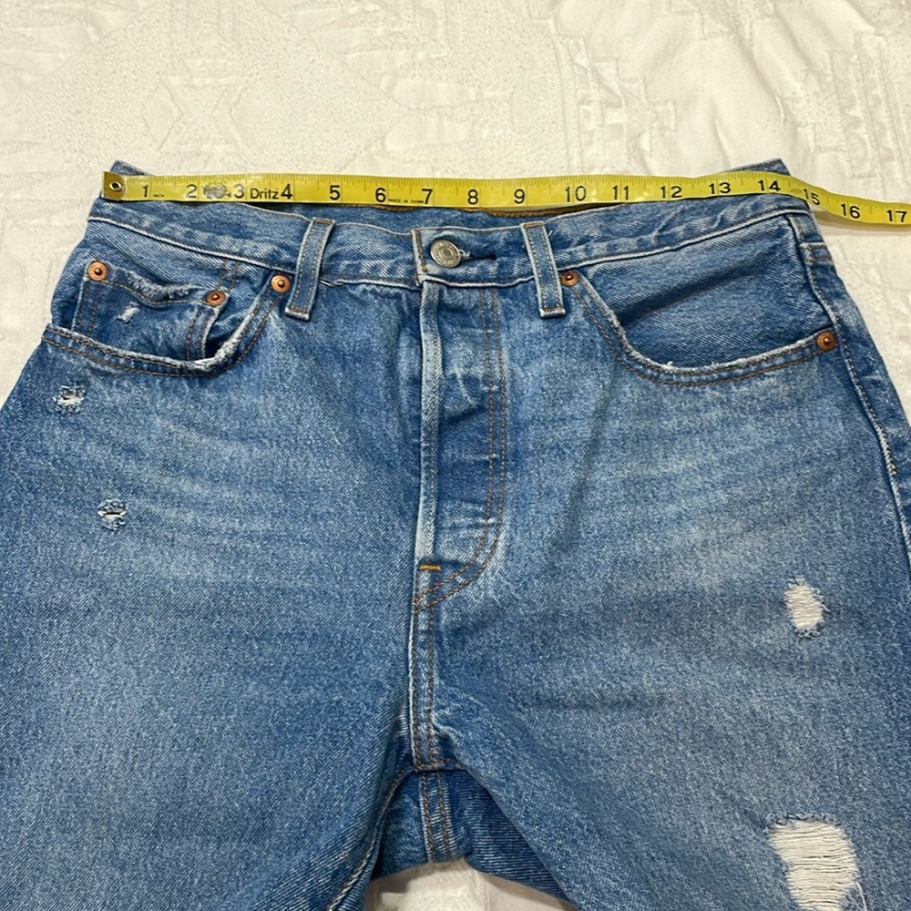Levi’s 501 Button Fly High Waist Cut Off Jean Shorts Size 28 - Picture 8 of 10